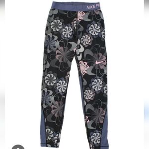 Nike Pro Big Girls Floral Leggings L